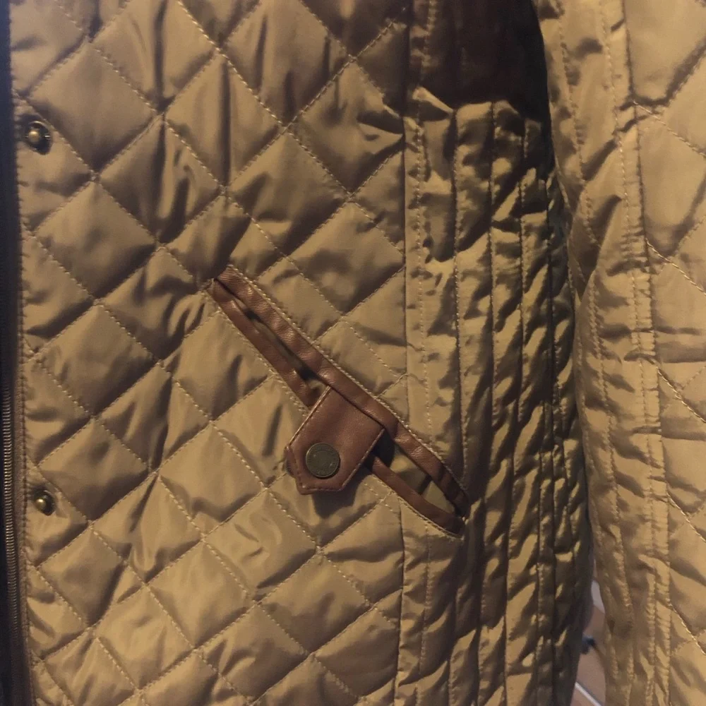 Quilted Ralph Lauren jacket ! Waist length, leather details. - Picture 5 of 9